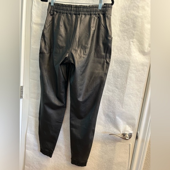 SPANX women’s black faux leather jogger pull on pants with front pockets Sz-L. - Picture 6 of 13